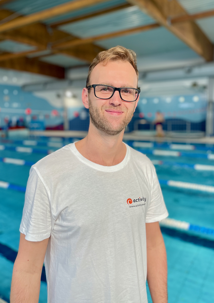 Łukasz Kwiatkowski instruktor pływania w Actvity Szkoła Pływania Katarzyny Kostańskiej
