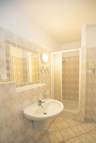 Letni obóz activity - Sarnówek 2019. plik: lazienka.jpg